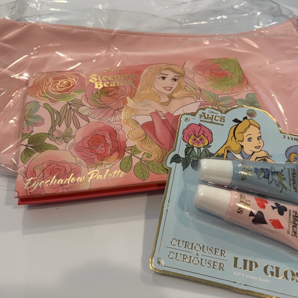 Disney Sleeping Beauty Eyeshadow‎ Palette and Lip Gloss Set - Pink